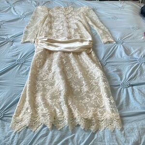 Vintage Alfred Angelo made in USA lace bridal gown size small/medium